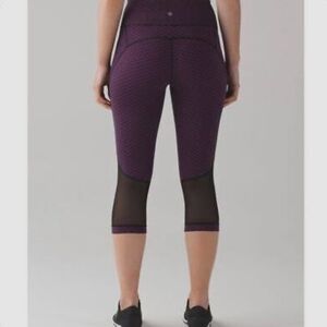 Lululemon Women's Purple Mesh Panel Crop Leggings Size 4